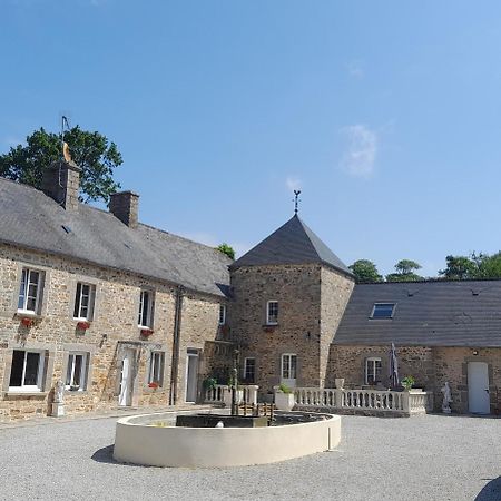 Domaine De La Tour Carree - 3 Chambres Benoitville Exterior photo